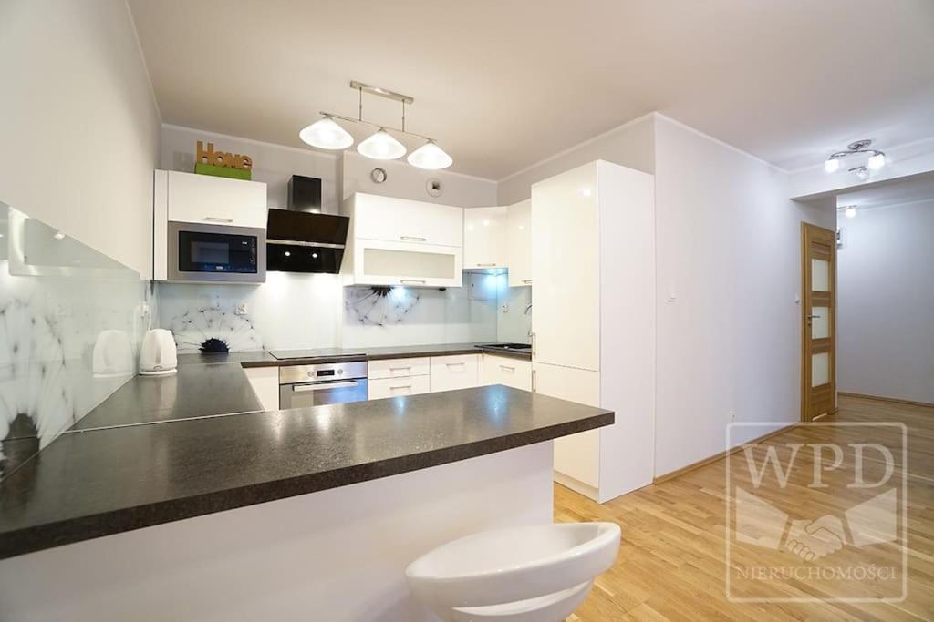 Modern Apartment-City Center-New Building-Garage Wroclaw Bagian luar foto